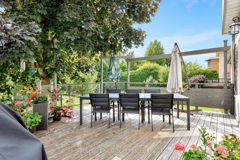 Photo 7 at 31 Lawrie Road, Beverley Glen, Vaughan