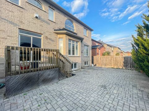 Photo 4 at 70 Brass Drive, Jefferson, Richmond Hill