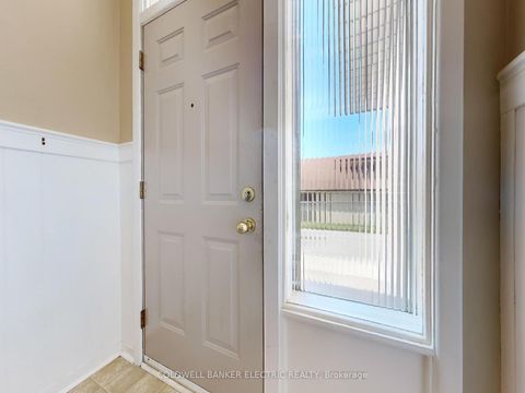 Photo 11 at 10 Cunard Street, Eglinton East, Toronto Photo 11 at 10 Cunard Street, Eglinton East, Toronto