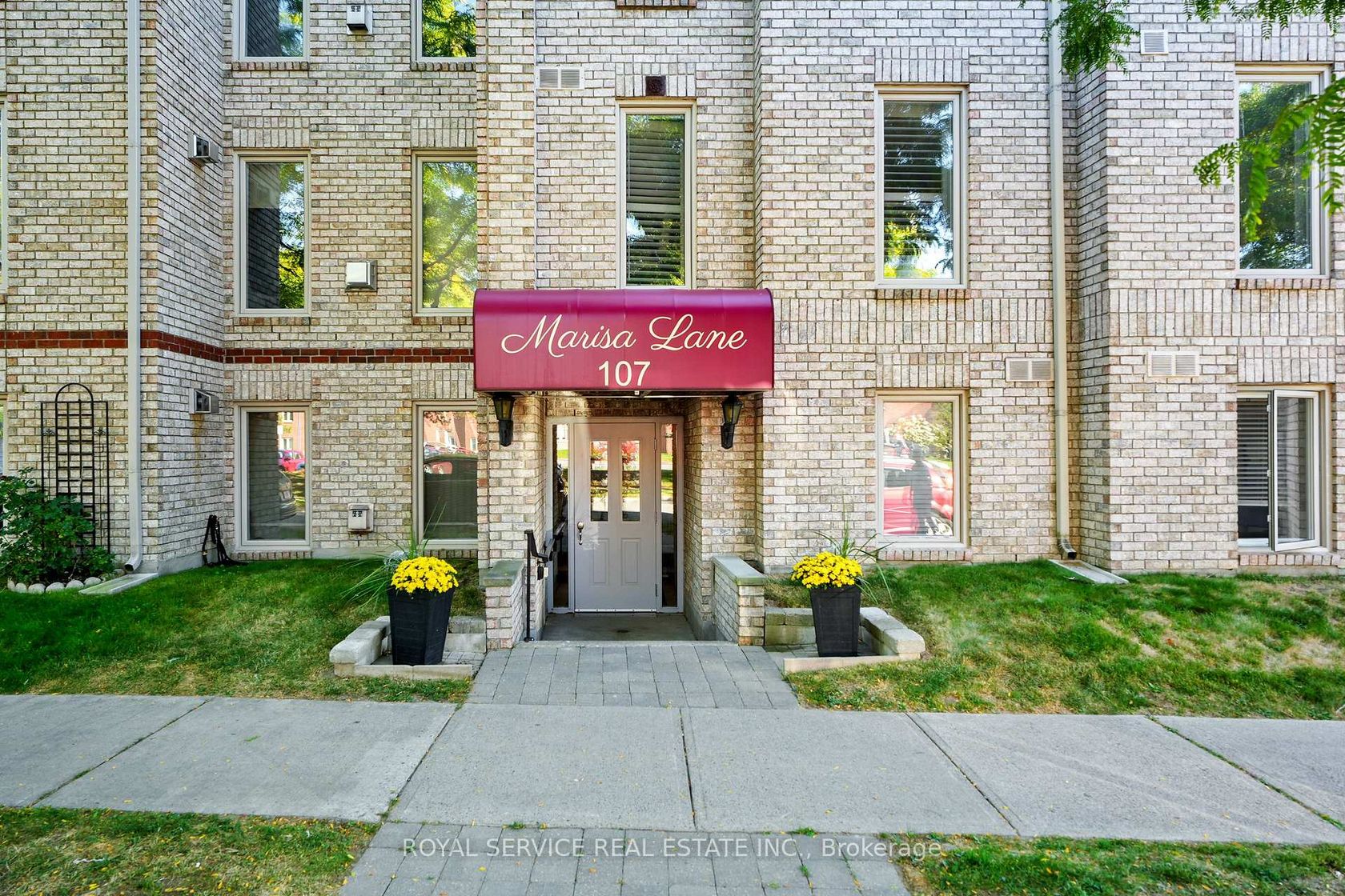 303 - 107 Marissa Lane, Cobourg by Loree Meneguzzi Real Estate 303 - 107 Marissa Lane, Cobourg