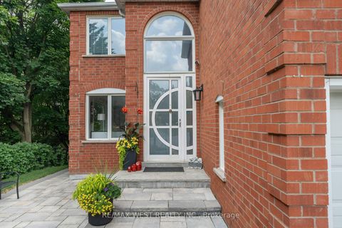 Photo 1 at 62 Briardale Place, Aurora Highlands, Aurora Photo 1 at 62 Briardale Place, Aurora Highlands, Aurora