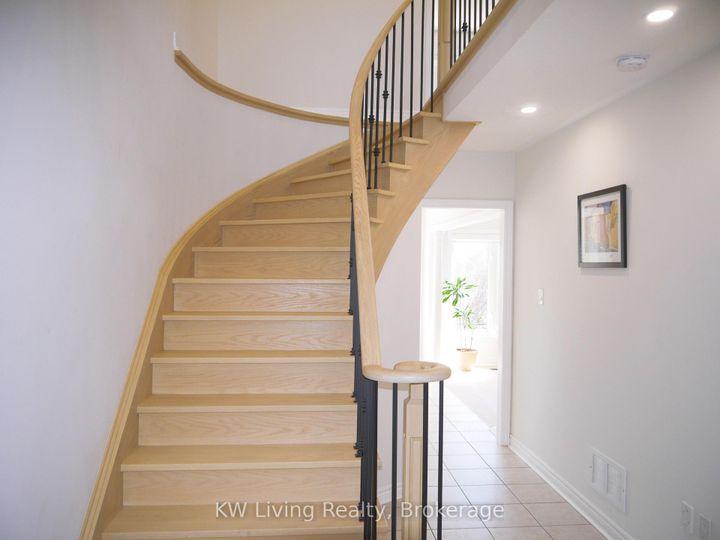 Photo 2 at 43 Bayswater Avenue, Oak Ridges Lake Wilcox, Richmond Hill