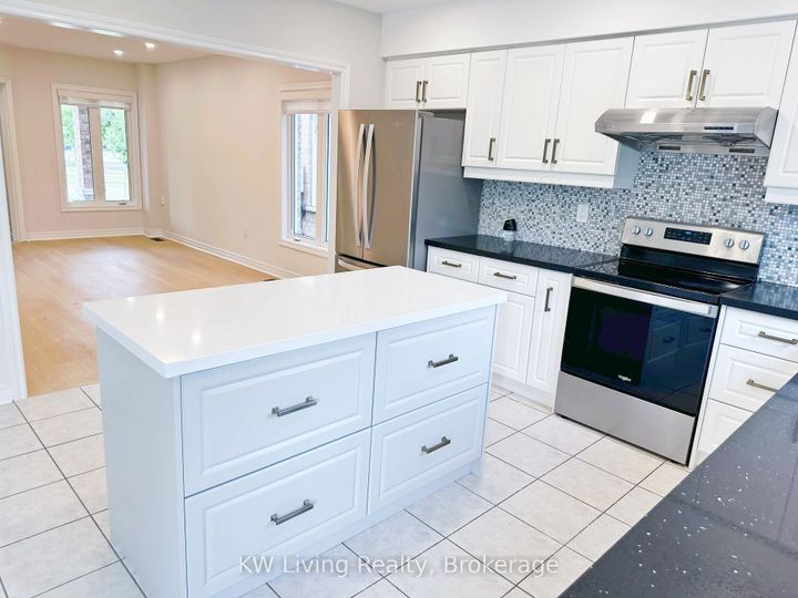 Photo 6 at 43 Bayswater Avenue, Oak Ridges Lake Wilcox, Richmond Hill