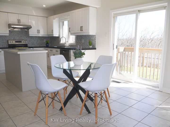 Photo 8 at 43 Bayswater Avenue, Oak Ridges Lake Wilcox, Richmond Hill