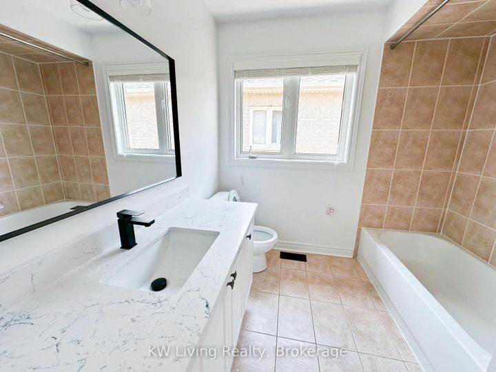 Photo 24 at 43 Bayswater Avenue, Oak Ridges Lake Wilcox, Richmond Hill