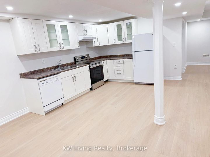 Photo 25 at 43 Bayswater Avenue, Oak Ridges Lake Wilcox, Richmond Hill