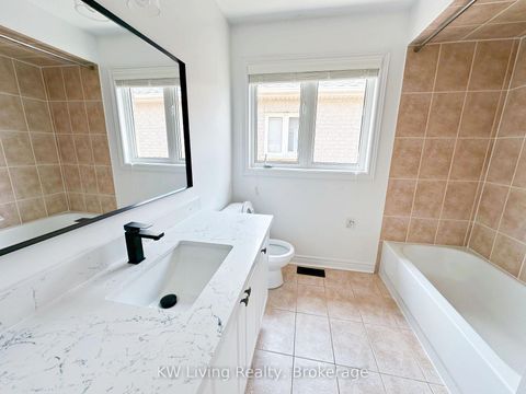 Photo 24 at 43 Bayswater Avenue, Oak Ridges Lake Wilcox, Richmond Hill