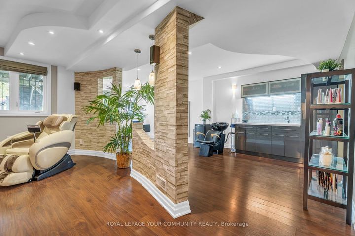 Photo 32 at 35 VANDERVOORT Drive, Jefferson, Richmond Hill