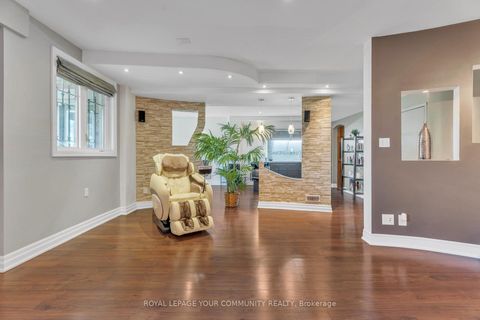 Photo 33 at 35 VANDERVOORT Drive, Jefferson, Richmond Hill