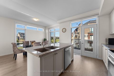 Photo 18 at 75 Holyrood Crescent, Kleinburg, Vaughan