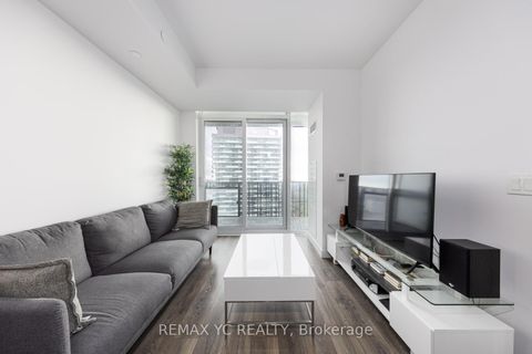 Photo 4 at 4801 - 8 Eglinton Avenue E, Mount Pleasant West, Toronto