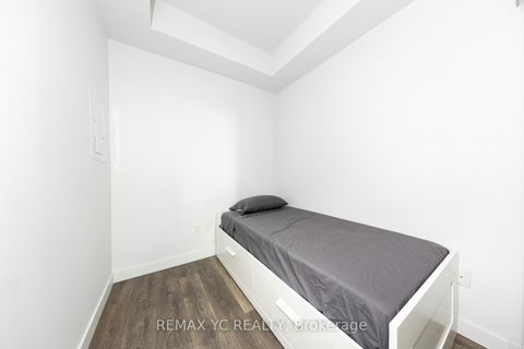 Photo 10 at 4801 - 8 Eglinton Avenue E, Mount Pleasant West, Toronto
