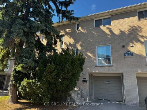 Photo 1 at 302 - 19 Liszt Gate, Hillcrest Village, Toronto