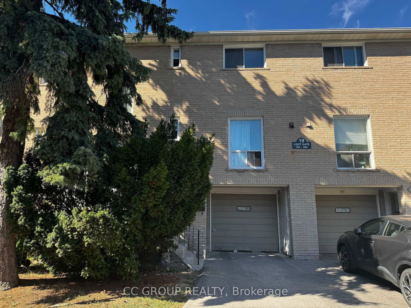 302 - 19 Liszt Gate, Hillcrest Village, Toronto by Alessia Polo 302 - 19 Liszt Gate, Hillcrest Village, Toronto