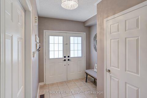 Photo 6 at 89 Ronan Crescent, Sonoma Heights, Vaughan