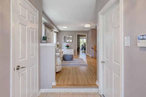 Photo 7 at 89 Ronan Crescent, Sonoma Heights, Vaughan