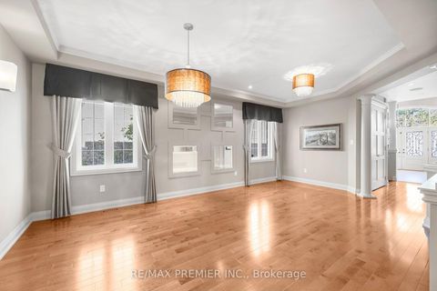Photo 10 at 76 Orleans Circle, Vellore Village, Vaughan