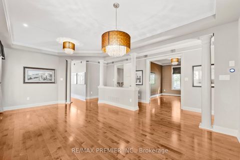 Photo 11 at 76 Orleans Circle, Vellore Village, Vaughan