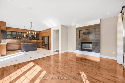 Photo 13 at 76 Orleans Circle, Vellore Village, Vaughan