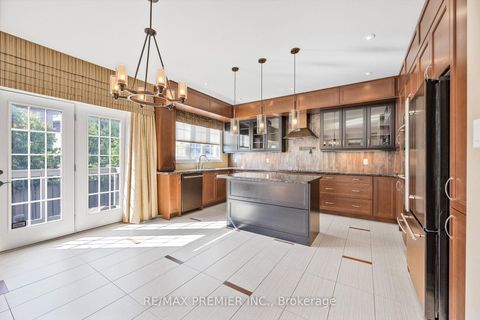 Photo 15 at 76 Orleans Circle, Vellore Village, Vaughan