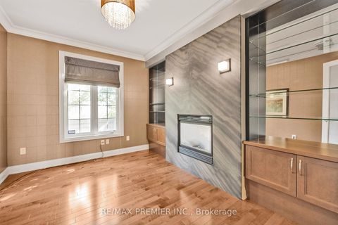 Photo 17 at 76 Orleans Circle, Vellore Village, Vaughan