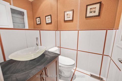 Photo 19 at 76 Orleans Circle, Vellore Village, Vaughan