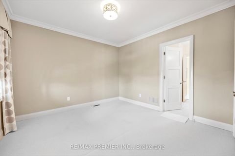 Photo 26 at 76 Orleans Circle, Vellore Village, Vaughan