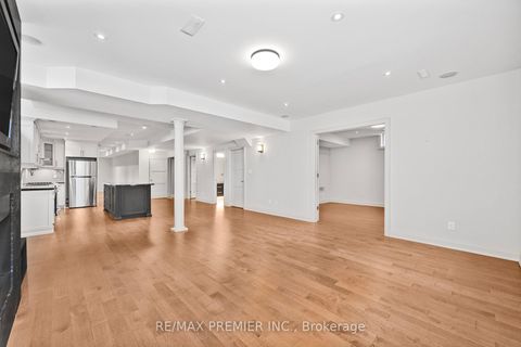Photo 34 at 76 Orleans Circle, Vellore Village, Vaughan