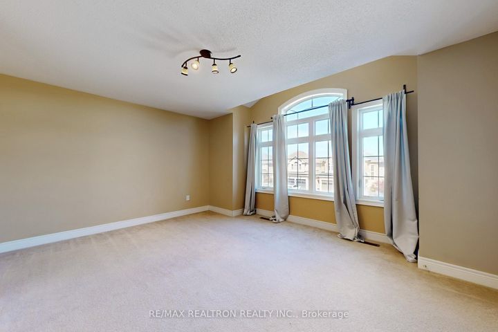 Photo 21 at 363 Maria Antonia Road, Vellore Village, Vaughan