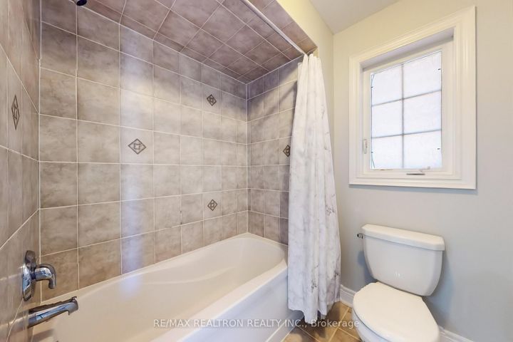 Photo 24 at 363 Maria Antonia Road, Vellore Village, Vaughan