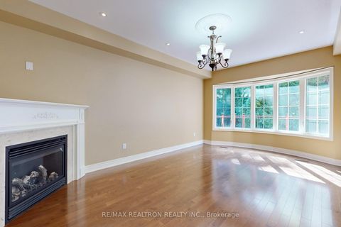Photo 4 at 363 Maria Antonia Road, Vellore Village, Vaughan