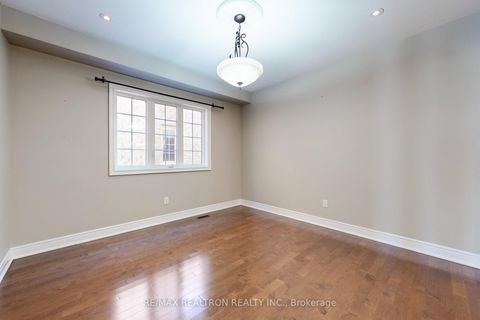 Photo 8 at 363 Maria Antonia Road, Vellore Village, Vaughan