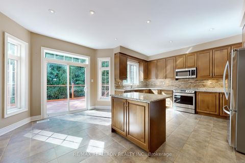 Photo 10 at 363 Maria Antonia Road, Vellore Village, Vaughan