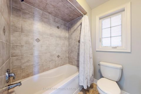 Photo 24 at 363 Maria Antonia Road, Vellore Village, Vaughan