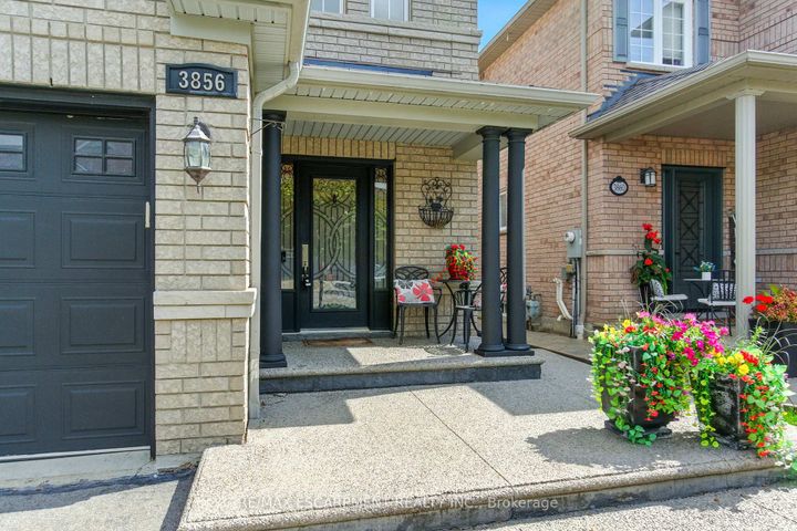 Photo 2 at 3856 Skyview Street, Churchill Meadows, Mississauga