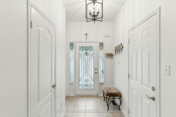 Photo 3 at 3856 Skyview Street, Churchill Meadows, Mississauga