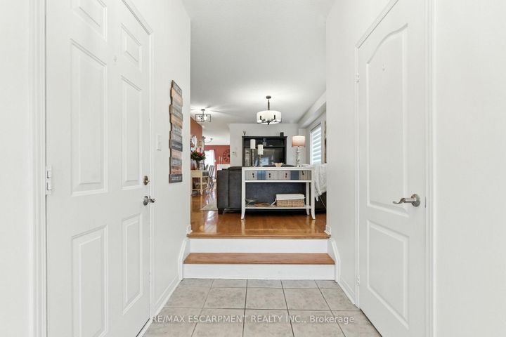 Photo 4 at 3856 Skyview Street, Churchill Meadows, Mississauga