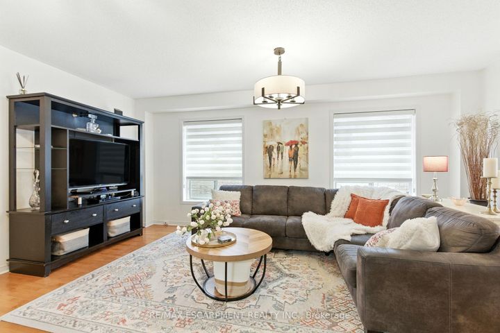 Photo 6 at 3856 Skyview Street, Churchill Meadows, Mississauga