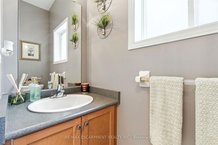 Photo 8 at 3856 Skyview Street, Churchill Meadows, Mississauga
