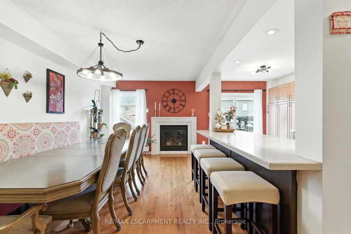 Photo 11 at 3856 Skyview Street, Churchill Meadows, Mississauga