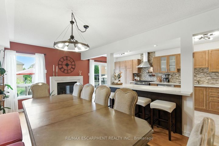 Photo 12 at 3856 Skyview Street, Churchill Meadows, Mississauga