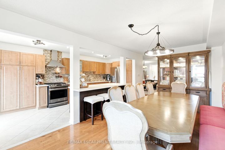 Photo 13 at 3856 Skyview Street, Churchill Meadows, Mississauga