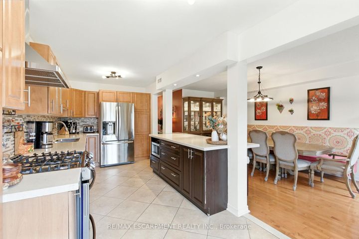Photo 14 at 3856 Skyview Street, Churchill Meadows, Mississauga