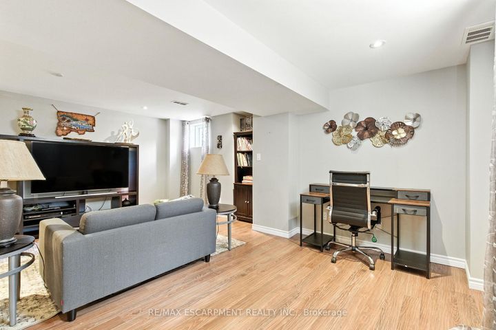 Photo 30 at 3856 Skyview Street, Churchill Meadows, Mississauga