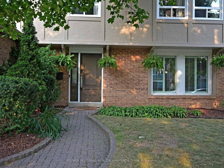 Photo 1 at 93 Sir Lancelot Drive, Markham Village, Markham