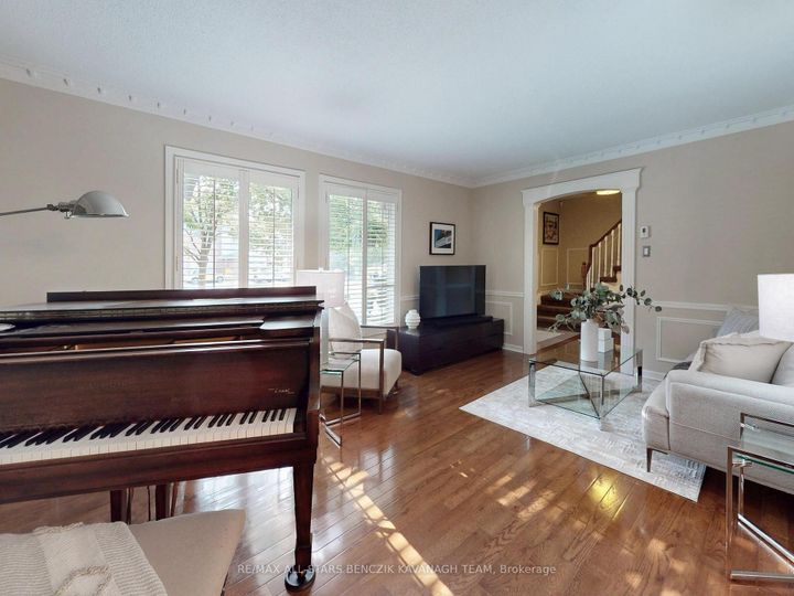 Photo 3 at 93 Sir Lancelot Drive, Markham Village, Markham