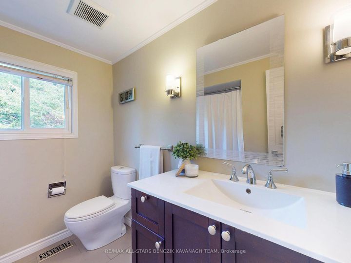 Photo 19 at 93 Sir Lancelot Drive, Markham Village, Markham