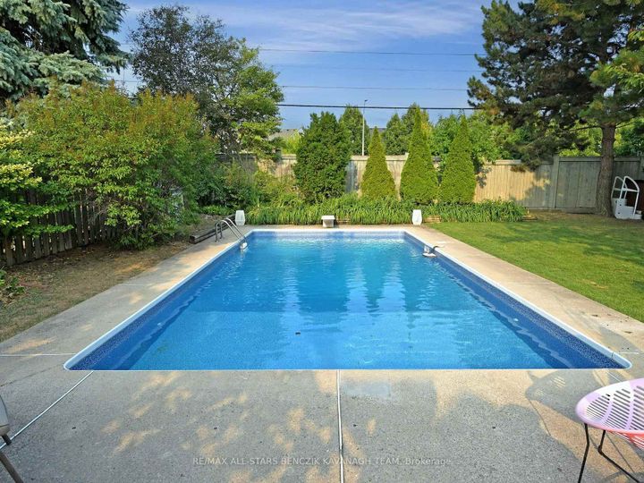 Photo 26 at 93 Sir Lancelot Drive, Markham Village, Markham
