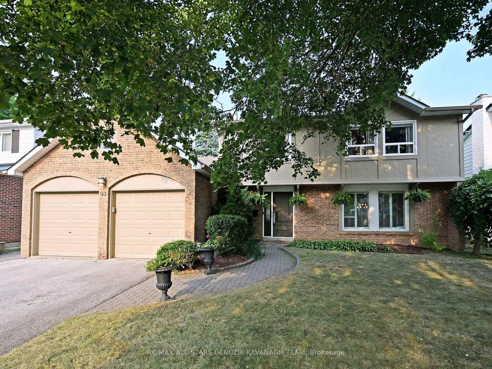 93 Sir Lancelot Drive, Markham Village, Markham 2