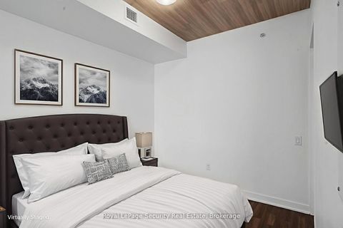 Photo 1 at 320 - 629 King Street, Waterfront Communities C1, Toronto